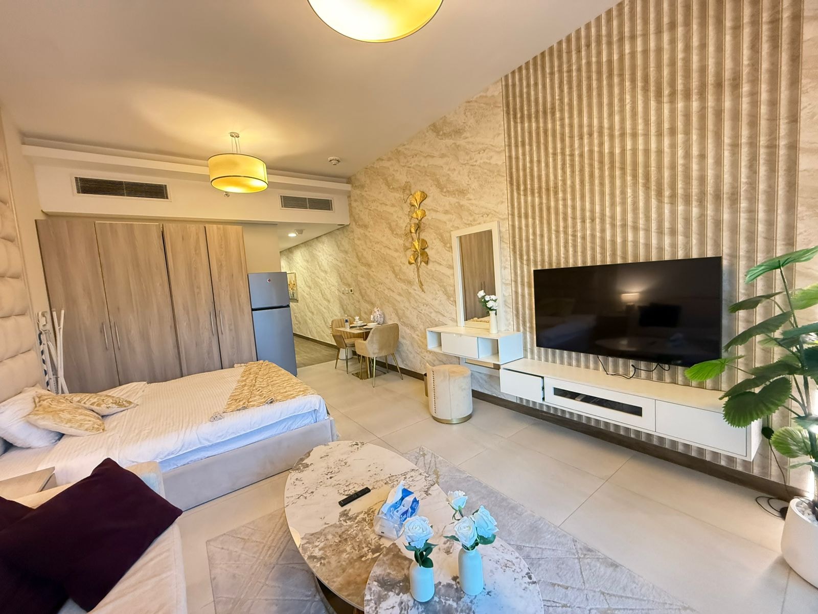 Elegantly Furnished | Flexible Cheques | Balcony